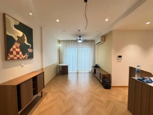 Thi Công Thực Tế Gạch Vân Gỗ Chevron 60×120 – Điểm Nhấn Ấm Áp Cho Không Gian Hiện Đại