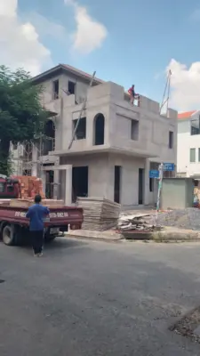 VINA HOUSE Tiếp Tục Giao Gạch Đến Công Trình – Đồng Hành Cùng Khách Hàng Kiến Tạo Tổ Ấm