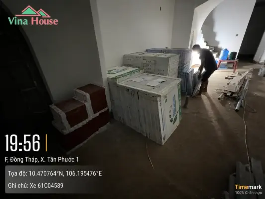 VINA HOUSE VƯỢT CHẶNG ĐƯỜNG DÀI, ĐƯA HÀNG TRĂM KIỆN GẠCH ĐẾN CÔNG TRÌNH TẠI ĐỒNG THÁP